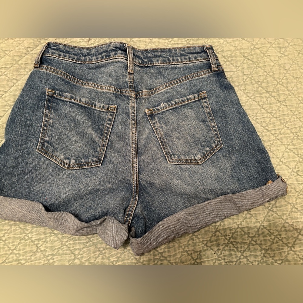 Wild fable super high rise cuffed short 6 - Picture 2 of 5